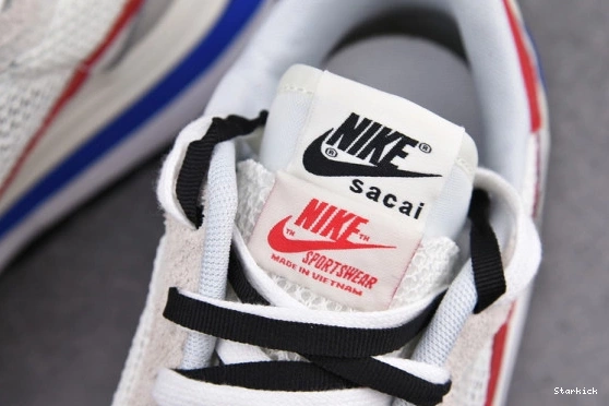 Royal Fuchsia Game Nike CV1363-100 sacai Vaporwaffle  Sport 1112